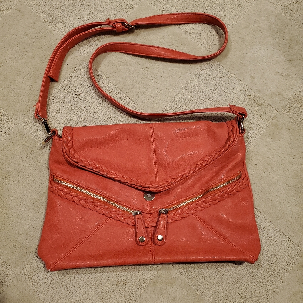Coral braided leather crossbody Urban Expressions